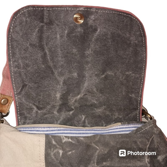 Clea Ray Repurposed Military Tent Canvas Star Anchor and Arrow Shoulder Bag - Picture 7 of 9